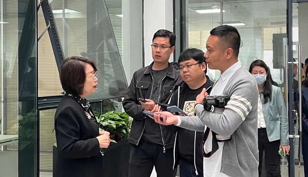 巾帼奋进新征程，妇联媒体采访团走进Z6尊龙科技